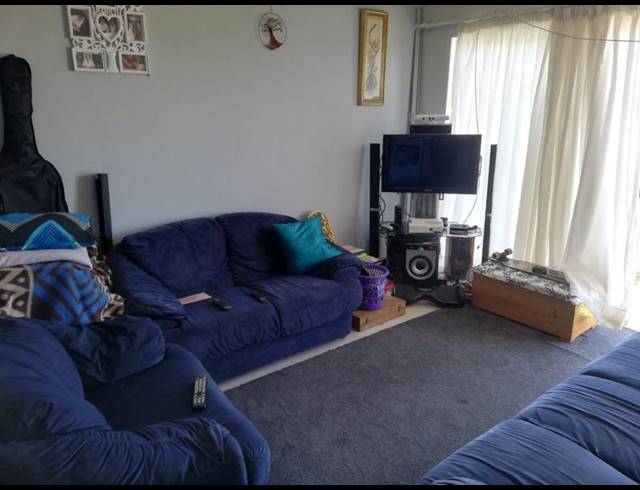 2 BEDROOM HOUSE FOR SALE IN HARTENBOS CENTRAL